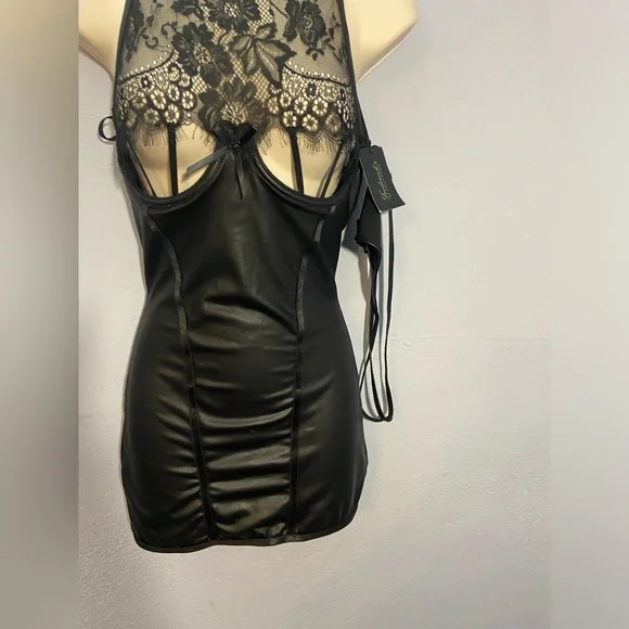 Fredericks of Hollywood Lingerie set - Picture 2 of 12